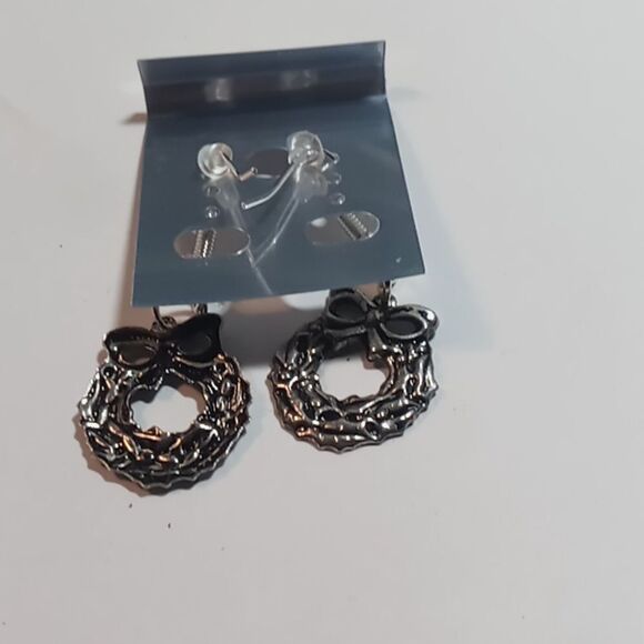 Repurposed earrings - Picture 2 of 3